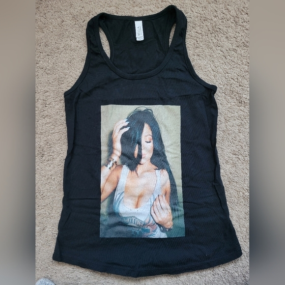 Kylie  Jenner Tank Top - Picture 1 of 2